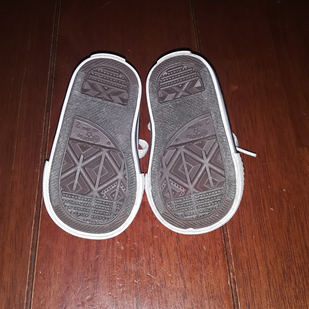 Size 2 infant boys Converse shoes - Picture 10 of 13